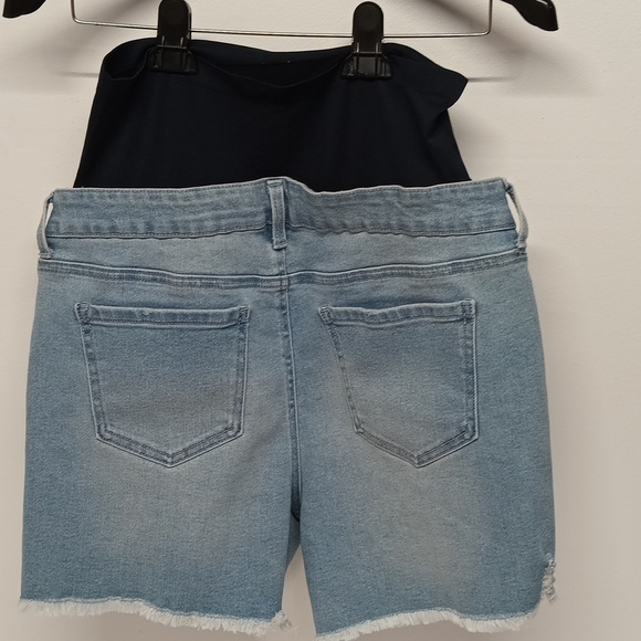 Maternity Denim shorts Sz 12 - 14 (large) comfort stretch jeans shorts NWT. - Picture 3 of 9